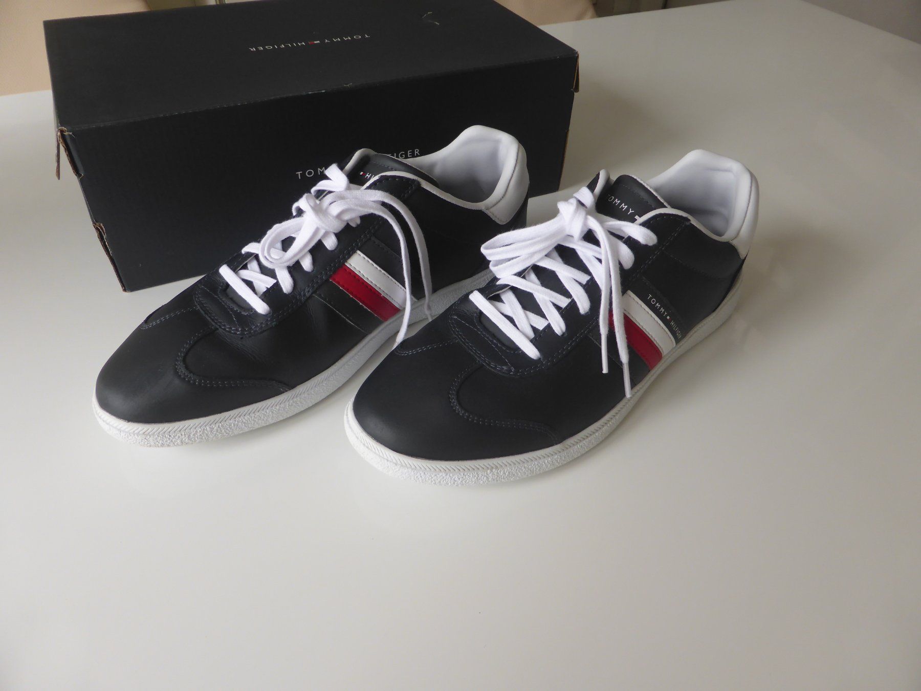 Tommy Hilfiger Scarpe da uomo: Schuhe  - Sneaker Tommy Hilfiger Gr. 43 – Usato da Trimmis venduto da bergamo10 4