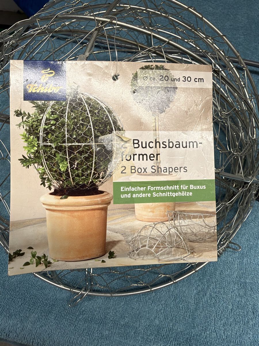 Piante & sementi: Tchibo Buchsbaumformer 2 Stück neu Grösse 20-30cm – Nuovo (secondo la descrizione) da Beromünster venduto da Ctempo