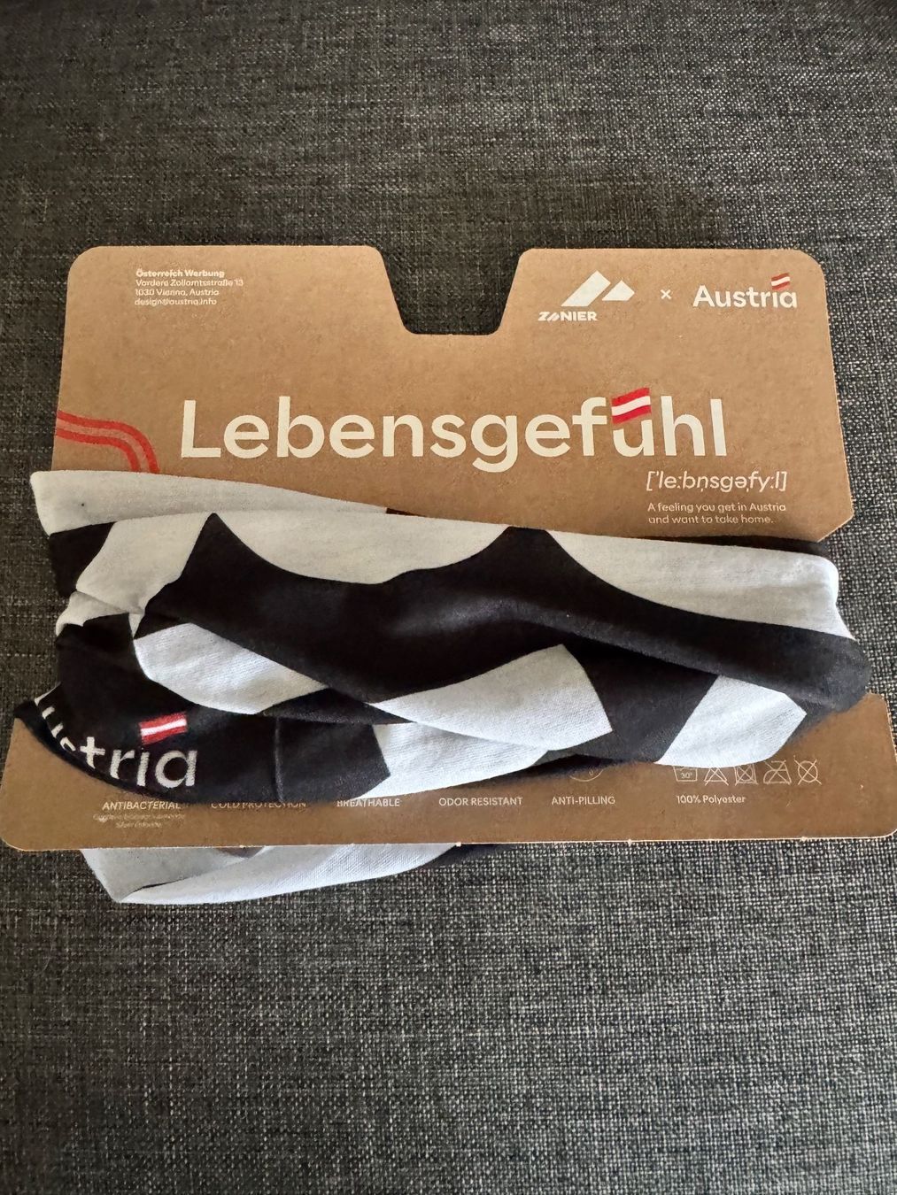 Foulard & Sciarpe: Schlauchschal - Austria / Österreich – Nuovo e nell'imballaggio originale da Zürich venduto da Lionsands 1