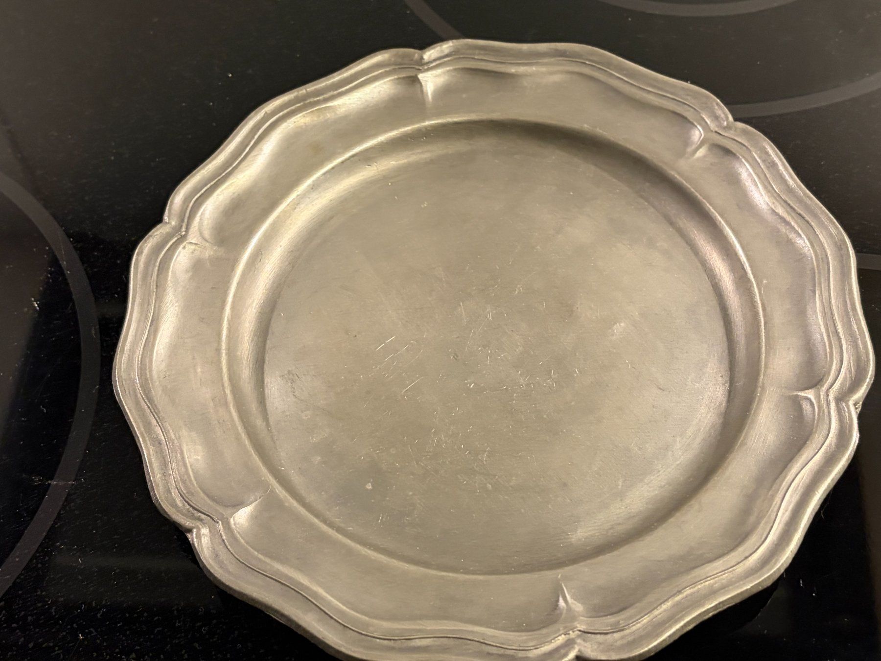 Assiettes: Zinnteller geschweift – D'occasion à Zürich par sru_6zc8 1