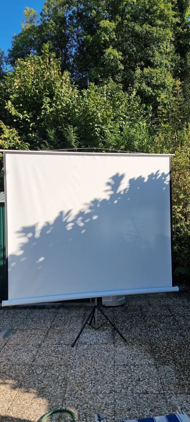 Epson Proiettori: Epson Beamer + Leinwand, Top zustand – Usato da Büsserach venduto da Divina86 4