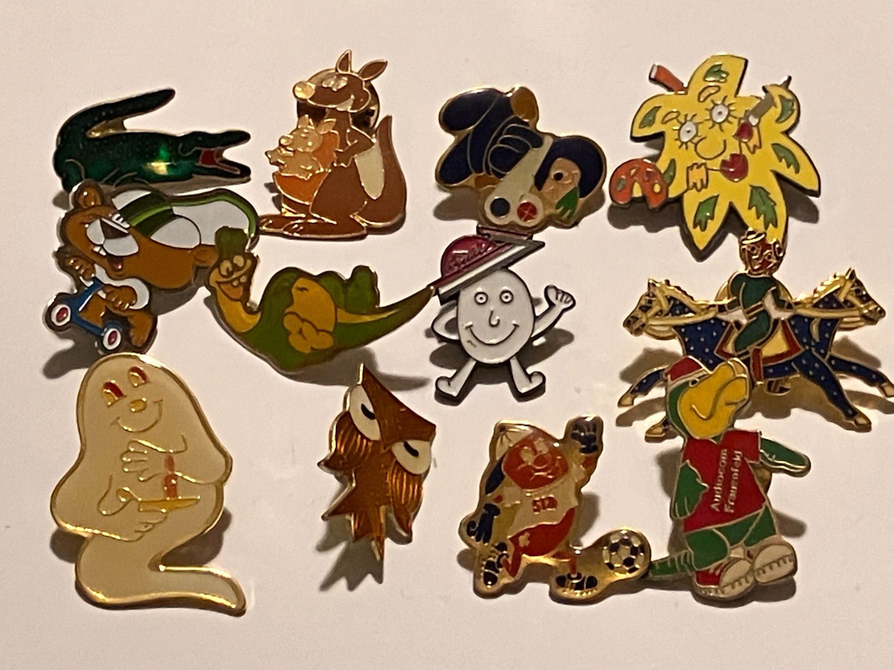 Placchette & Badge: 12 Pin Figuren Comic Tiere (55) – Usato da Basel venduto da djwwpp
