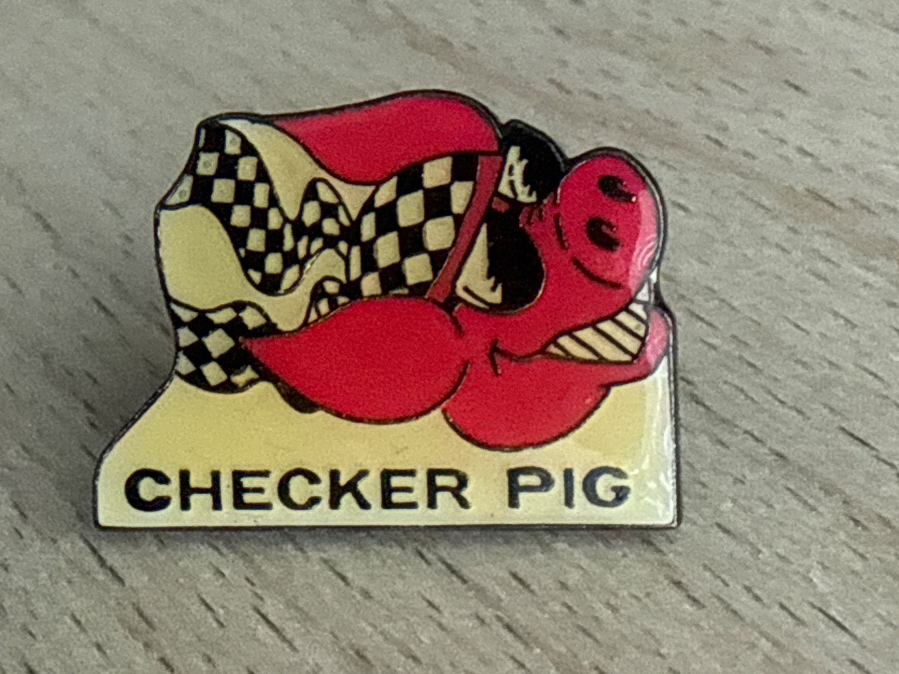 Placchette & Badge: Pin Checker Pig – Usato da Glattbrugg venduto da Schweigmatt
