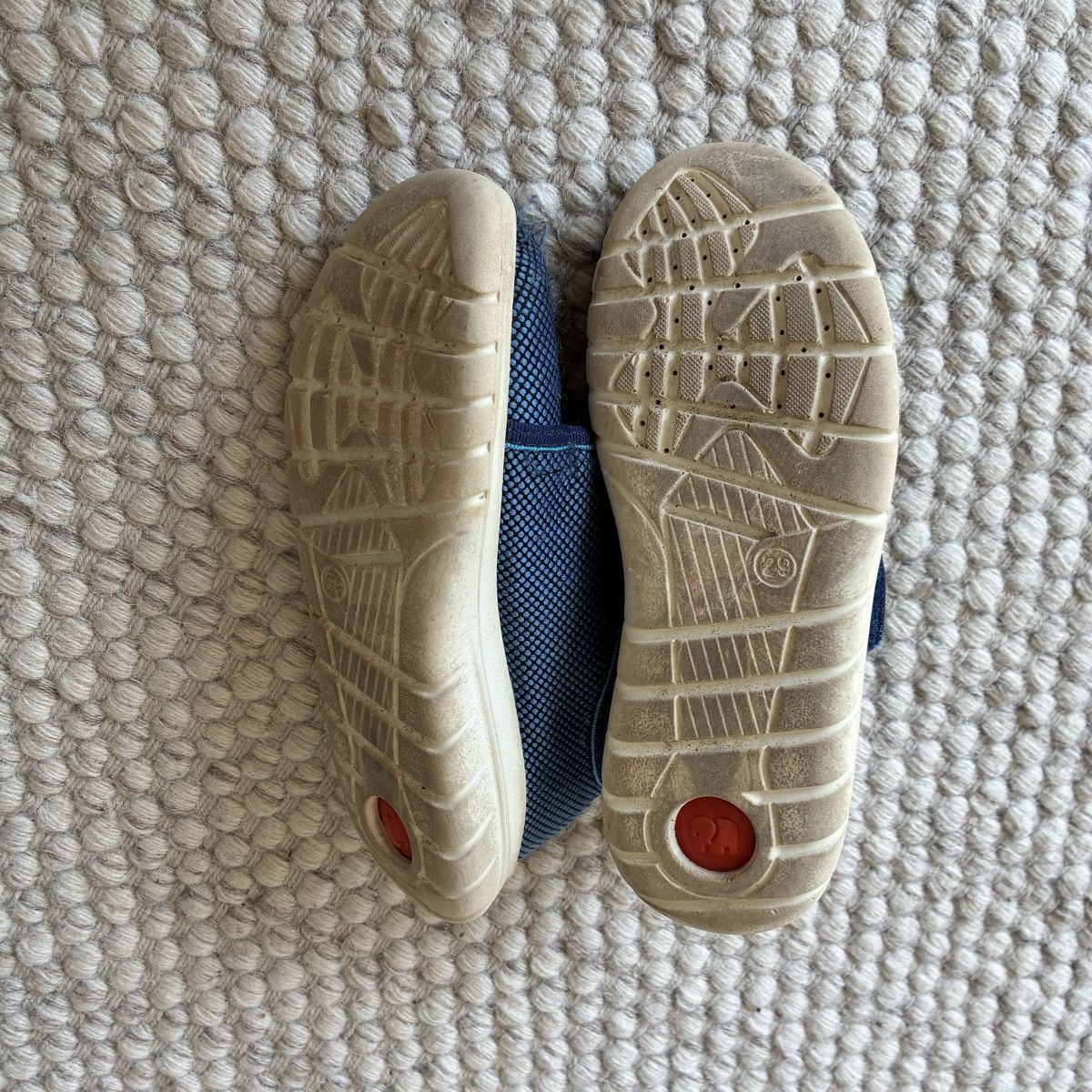 Scarpe per ragazzi: Hausschuhe Grösse 29 – Usato da Winterthur venduto da bunteperlen 1