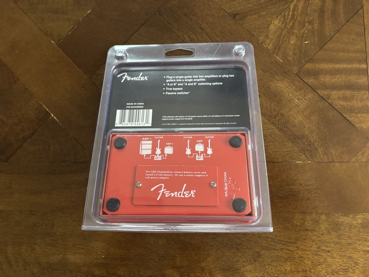 Fender Strumenti musicali: Fender ABY Pedal True Bypass Passive/Active Switcher New – Nuovo e nell'imballaggio originale da Epalinges venduto da fra_5bgl 1