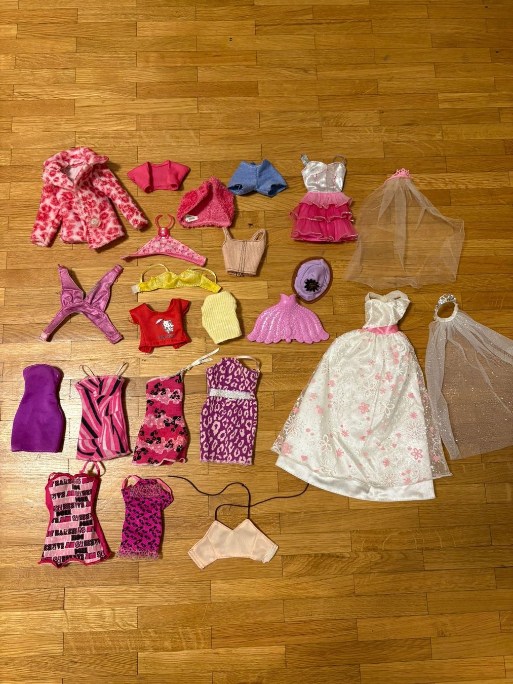 Giocattoli: Habits pour barbies – Usato da Granges-Paccot venduto da smo_dp89