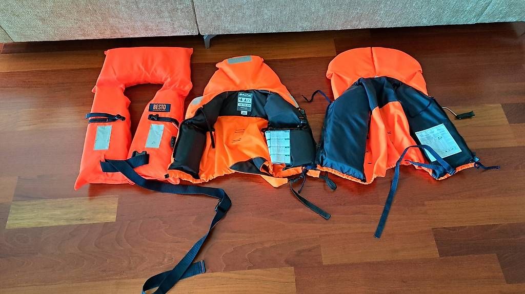 Schwimmwesten: Schwimmwesten 1x Kinder – Gebraucht aus Meggen von hen_p26q 1