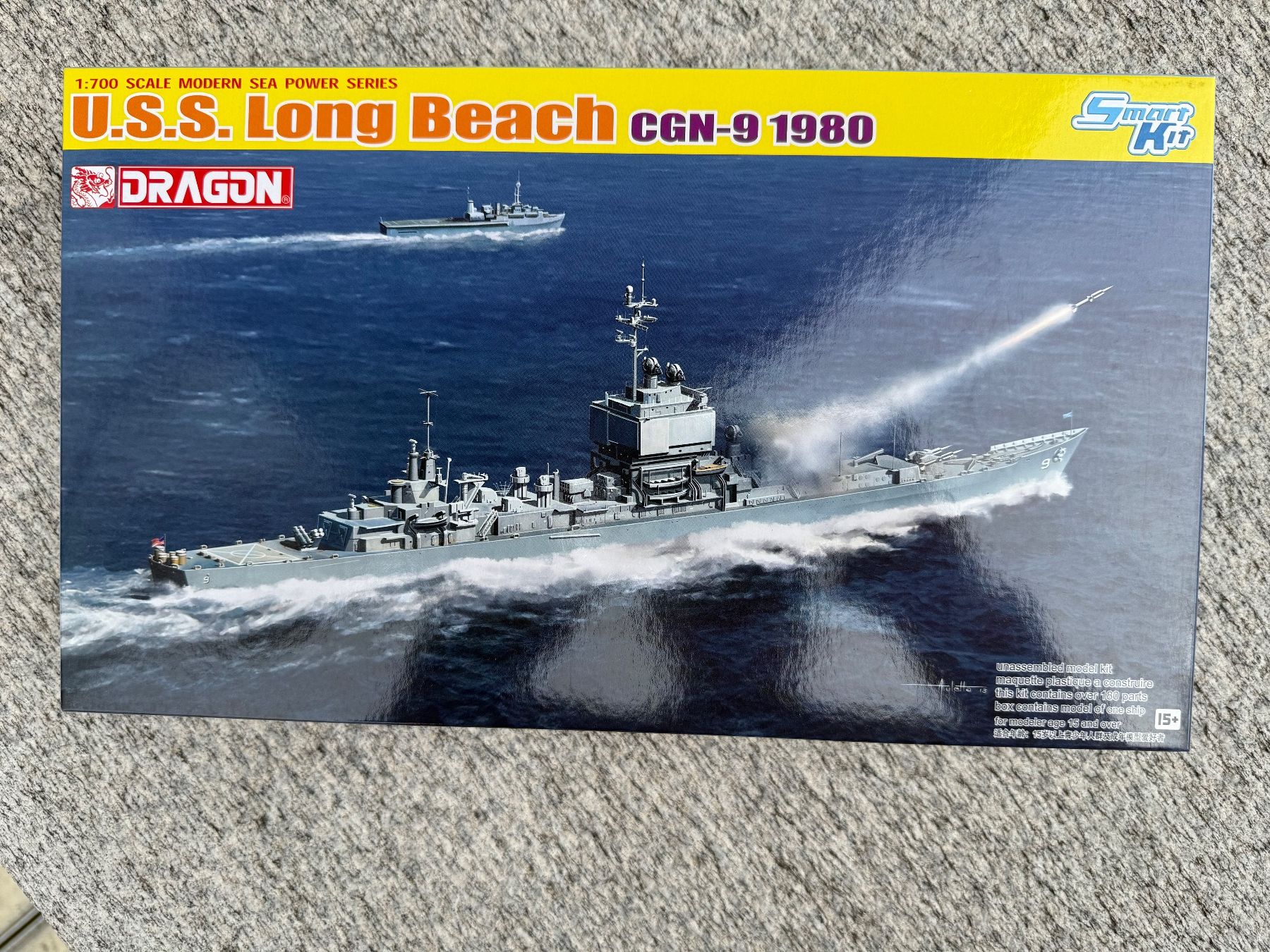 Italeri Kit di modellismo & Modellini statici: Dragon 1:700 USSS Long Beach Battle Ship 7135 – Nuovo e nell'imballaggio originale da Chiasso venduto da Carrara-Modellismo