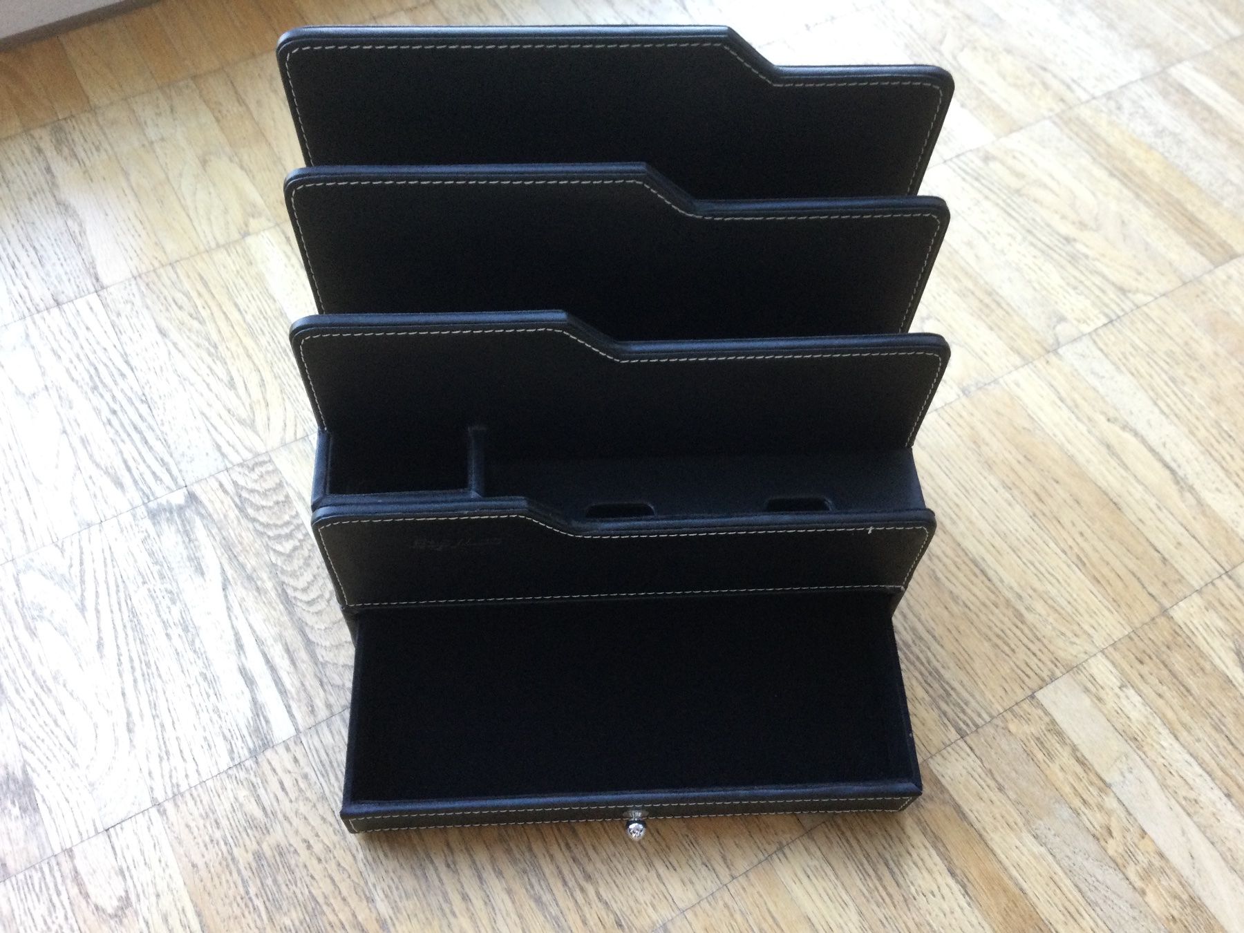 Docking station: Ladestation / Electronic Desk Charging Organizer – Nuovo (secondo la descrizione) da Zürich venduto da VorlonShadow 4