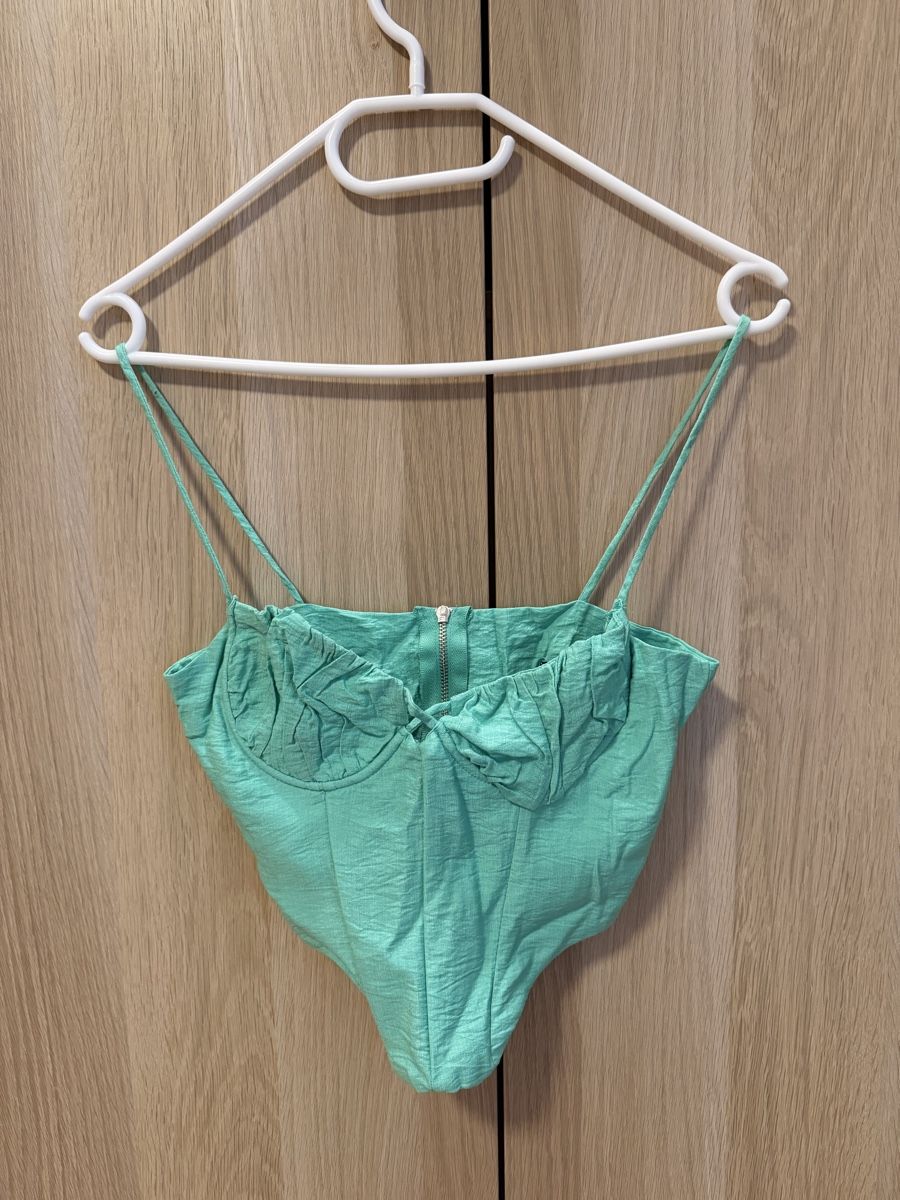 Top: mint green crop top - Size 34 – Usato da Horgen venduto da Elizhadz