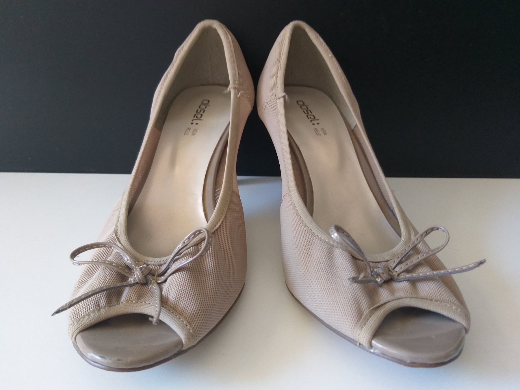 Scarpe da donna: OBSEL Chaussures beige à talon pointure 40 – Usato da Cossonay-Ville venduto da Les_1001_perles 3