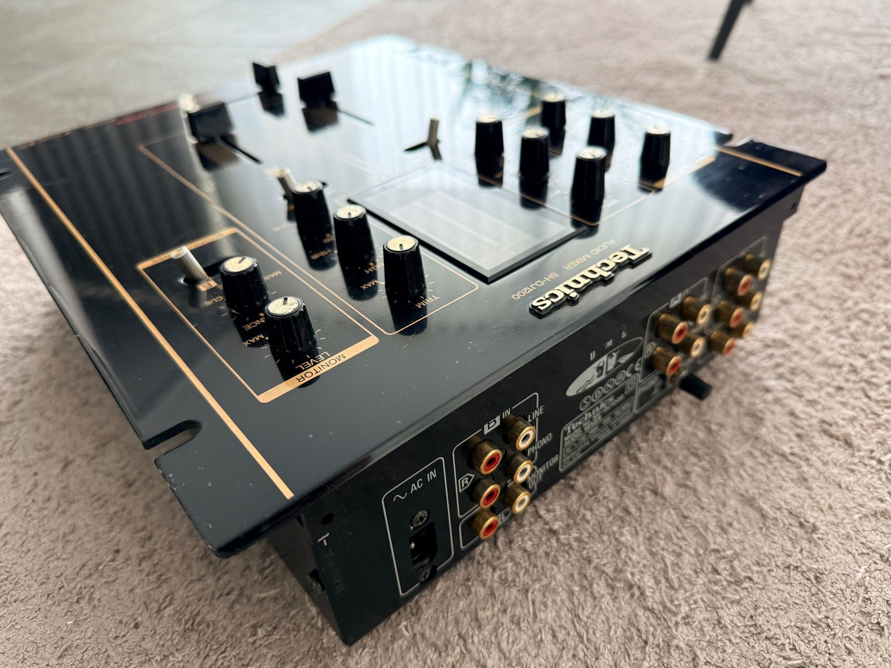 Technics Console di mixaggio: Mixer DJ Technics SH-DJ 1200 – Usato da Solduno venduto da Kenny_G 9