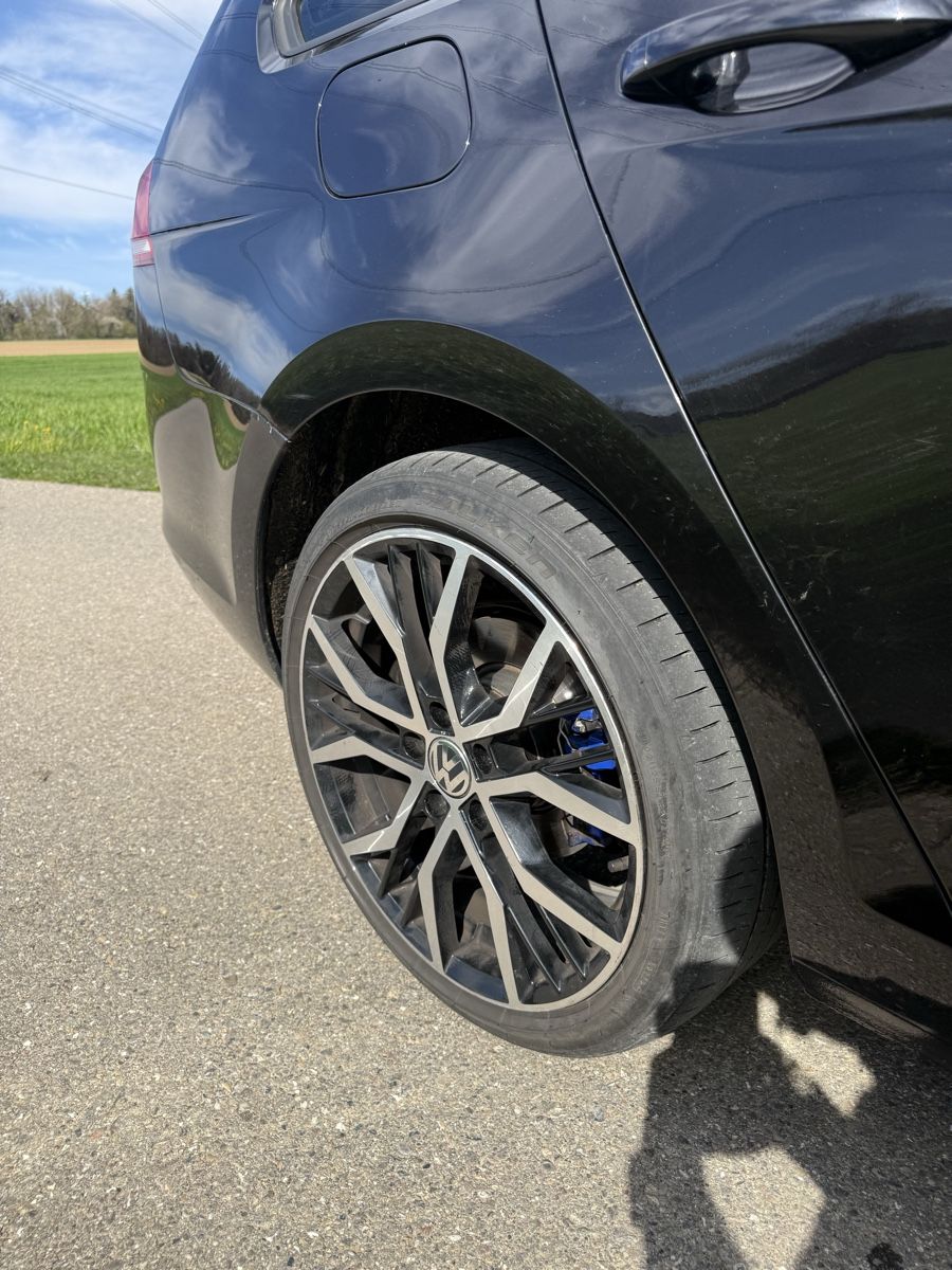 VW Automobili: Golf 7 / 2.0 TDI / 2014 – Usato da Steinmaur venduto da Bal-Rajmi1 6