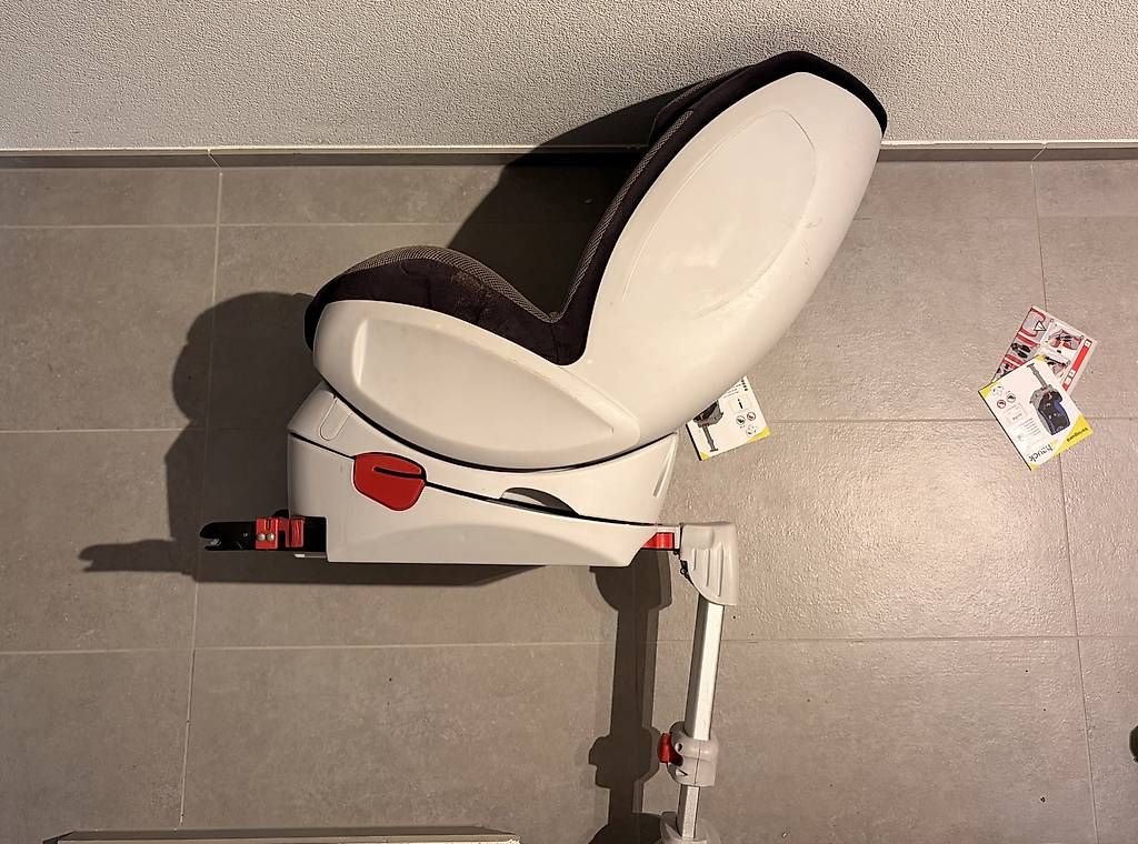 Seggiolini per auto: Hauck Variogard, Isofix-Station, Reboarder – Usato da Riehen venduto da 2snow2 1