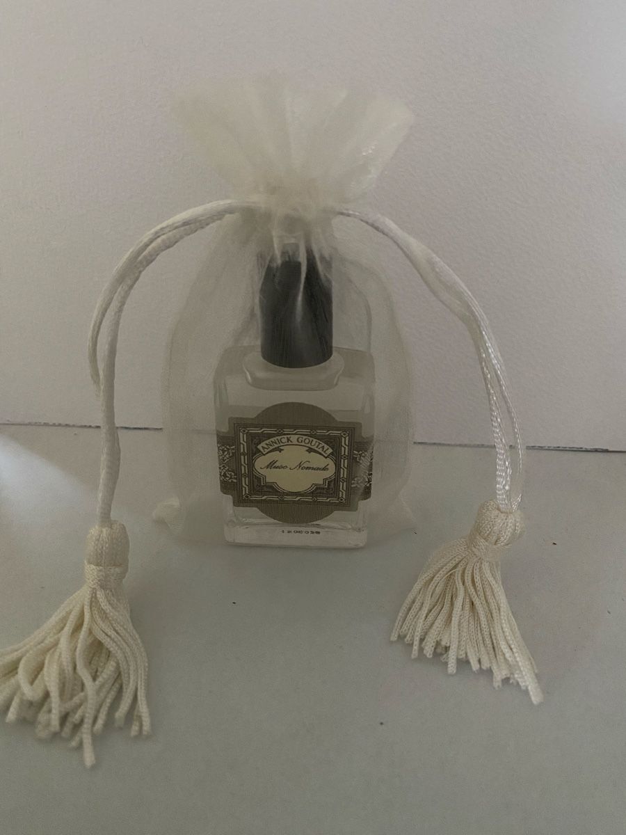 Profumi & Eau de Toilette: Musc Nomade Annick Goutal – Nuovo e nell'imballaggio originale da Bouveret venduto da wes_7zll