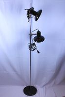 Stehlampe mit zwei Lampenköpfen im Stil 60/70er Jahre