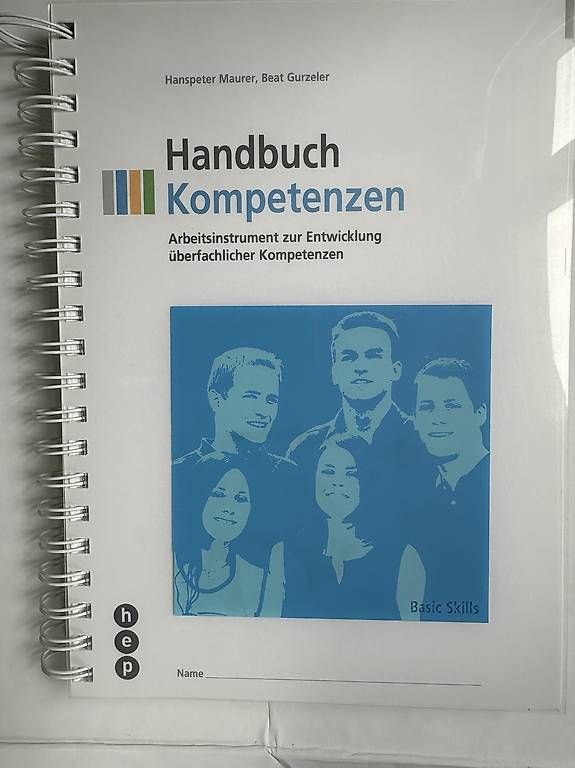 Libri: Handbuch Kompetenzen  – Usato da Oberwangen TG venduto da Samsells