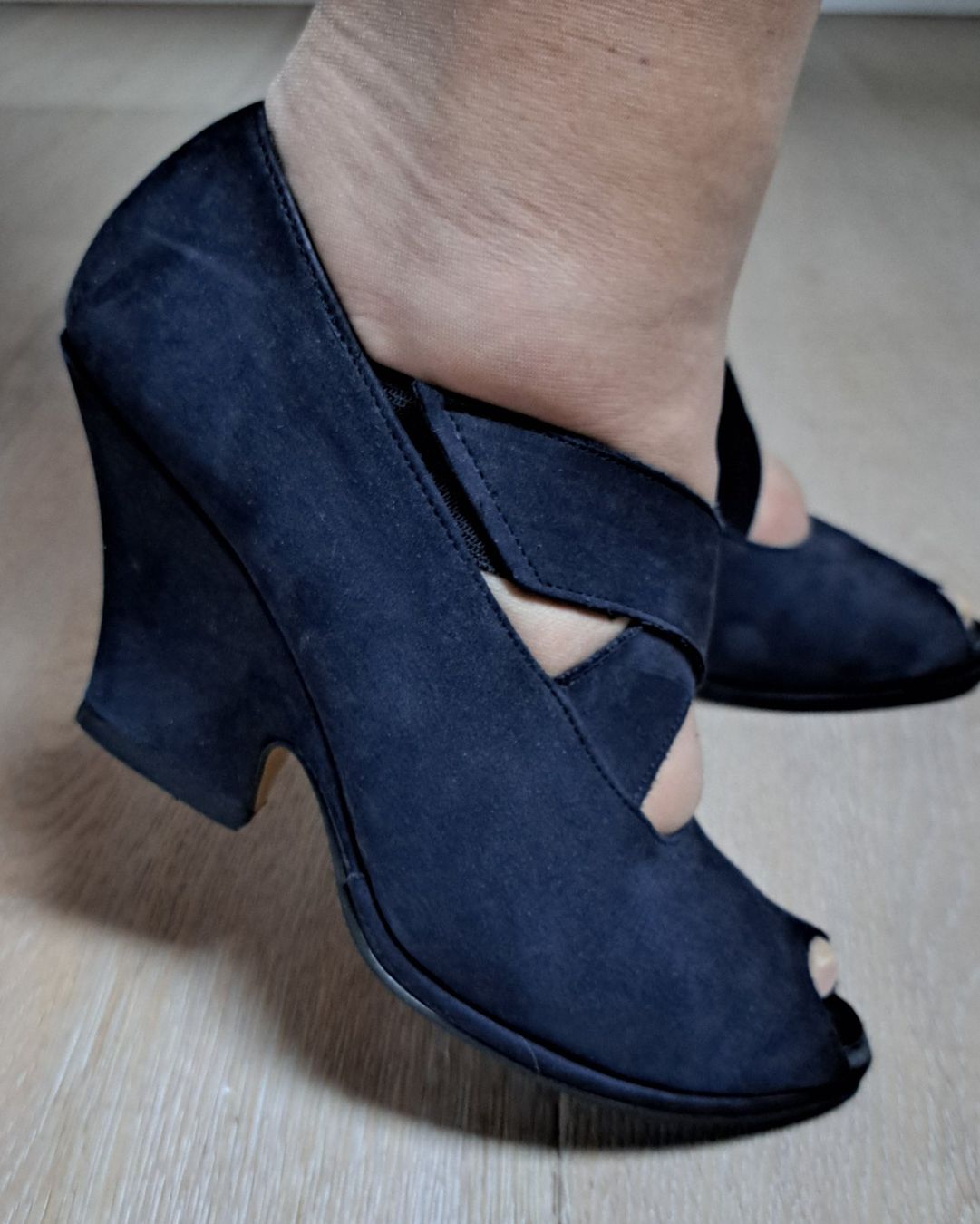 Scarpe da donna: Vintage Schuh mit Keilabsatz – Usato da Reutigen venduto da IrisFashion 1