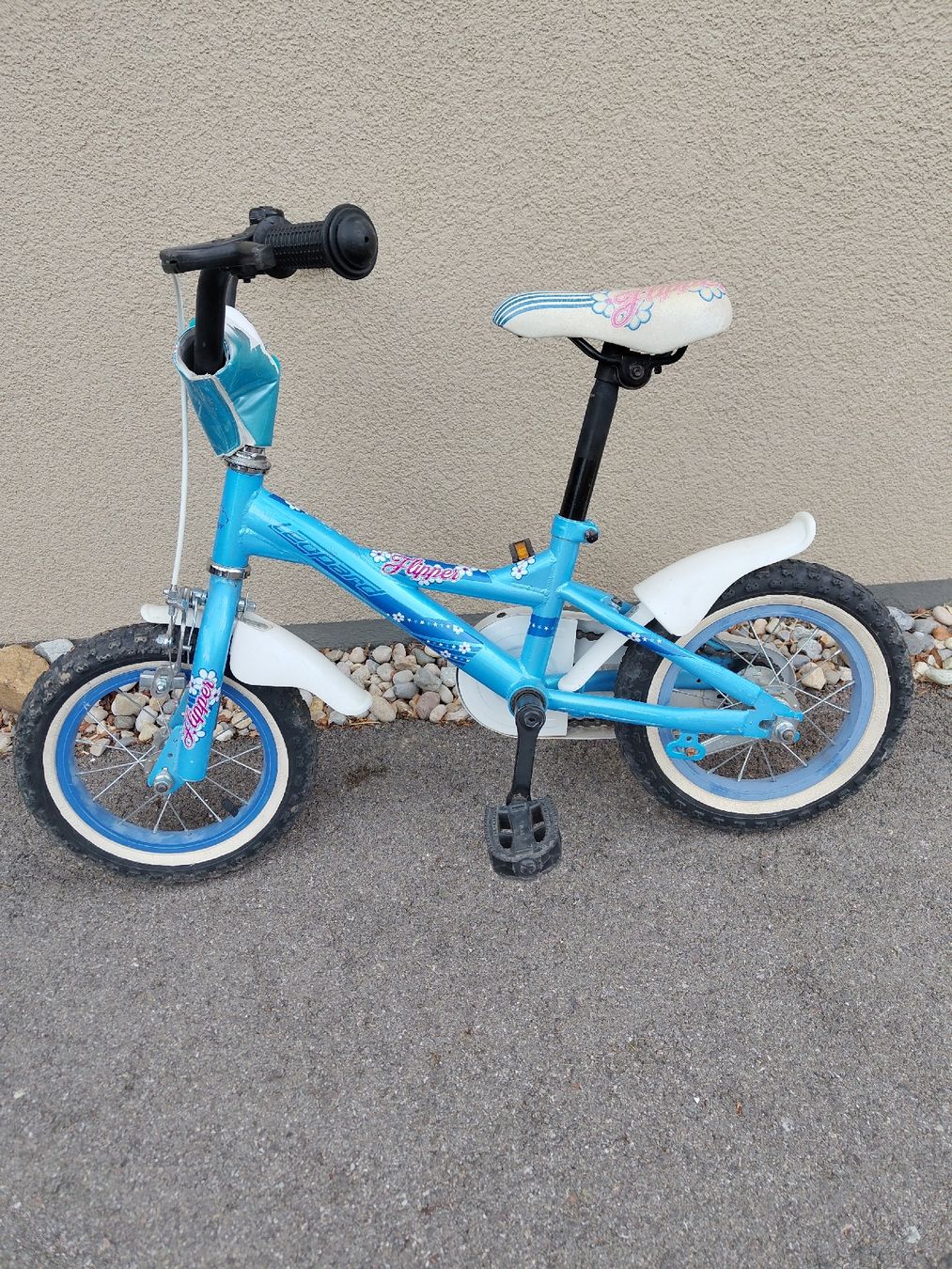 Biciclette: Petit vélo à 4 roues – Usato da St-Aubin-Sauges venduto da pafpif 1