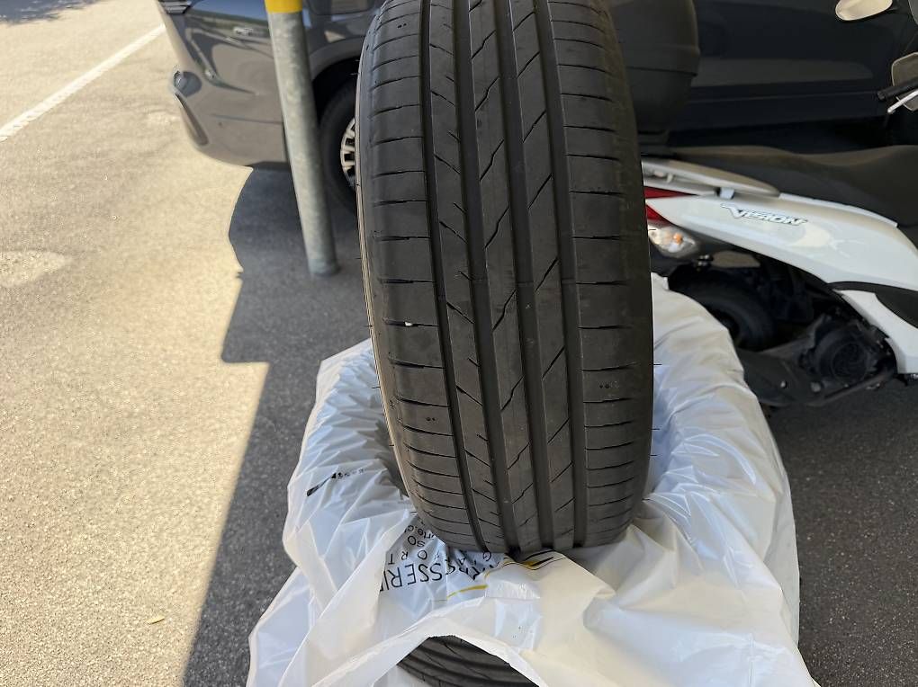 Hankook Pneumatici & Ruote complete: Hankook reifen 235.55.18 – Usato da Flumenthal venduto da arcilek 1