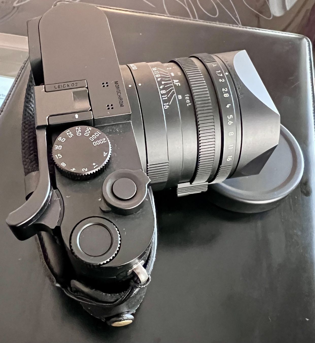Leica Kamera: Leica Q2 Monochrom top Zustand mit Zubehör – Gebraucht aus Emmenbrücke von sebmartre 2