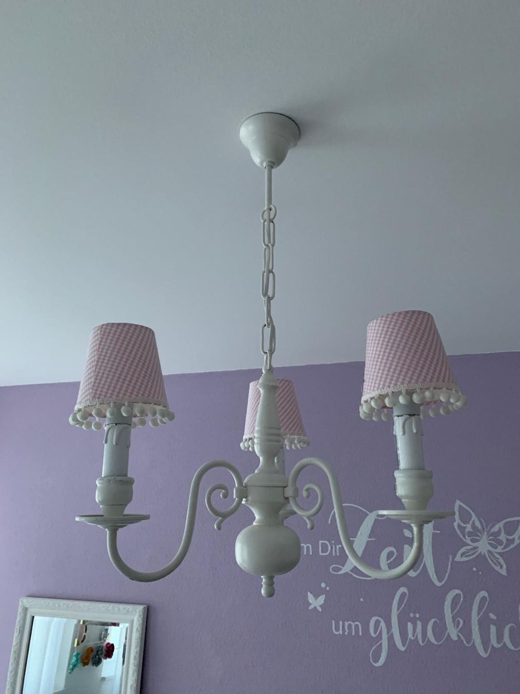Lampade: Schöner Kronleuchter in rosa/weiß – Usato da Bonstetten venduto da VCLS 2