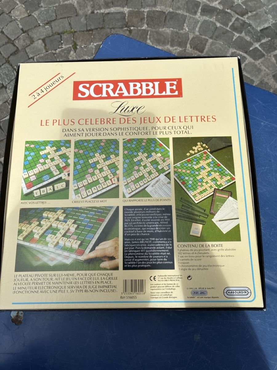 Giochi: Scrabble Luxe Édition avec minuteur électronique  – Nuovo (secondo la descrizione) da La Neuveville venduto da Canelle4 5