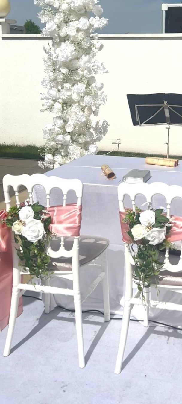 Set di tavolo e panche: Blumen für Stühlen – Nuovo e nell'imballaggio originale da Schaffhausen venduto da Chihuauer
