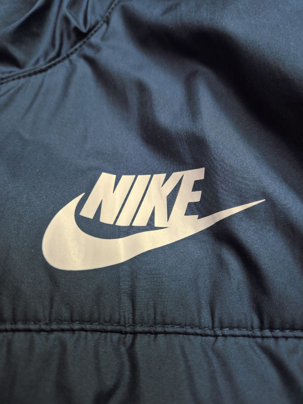 Nike Giacche: Nike Winterjacke Grösse L – Usato da St. Gallen venduto da CaliSunshine 2