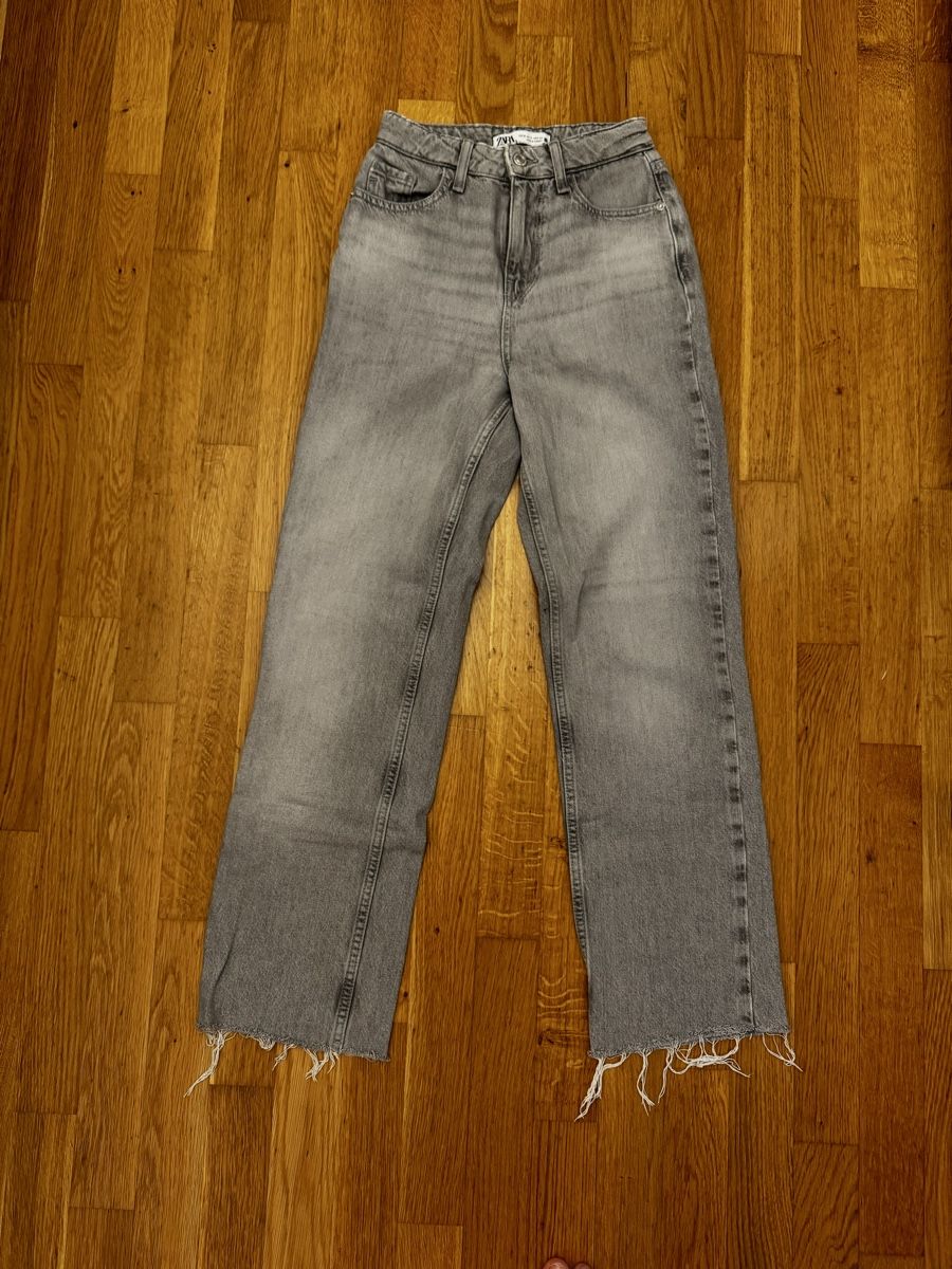 Zara Jeans: Zara Straight Leg Jeans Gr.32 – Nuovo (secondo la descrizione) da Bettlach venduto da Tradenet100