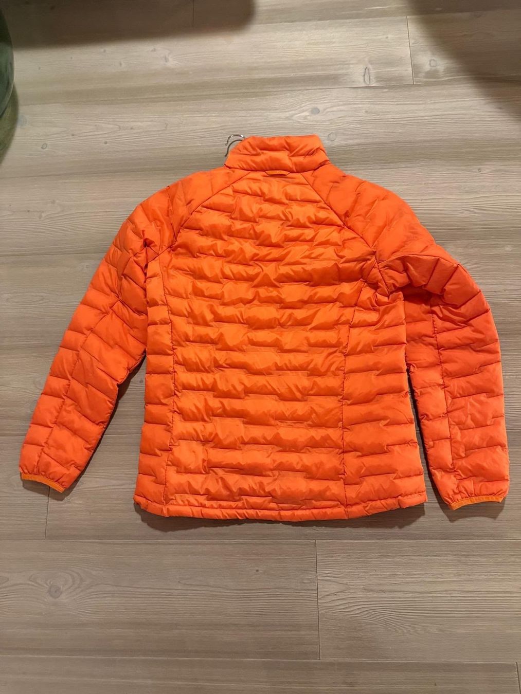 Peak Performance Giacche: Veste en plume de la marque Peak Performance – Usato da Matran venduto da BeMaLe 1