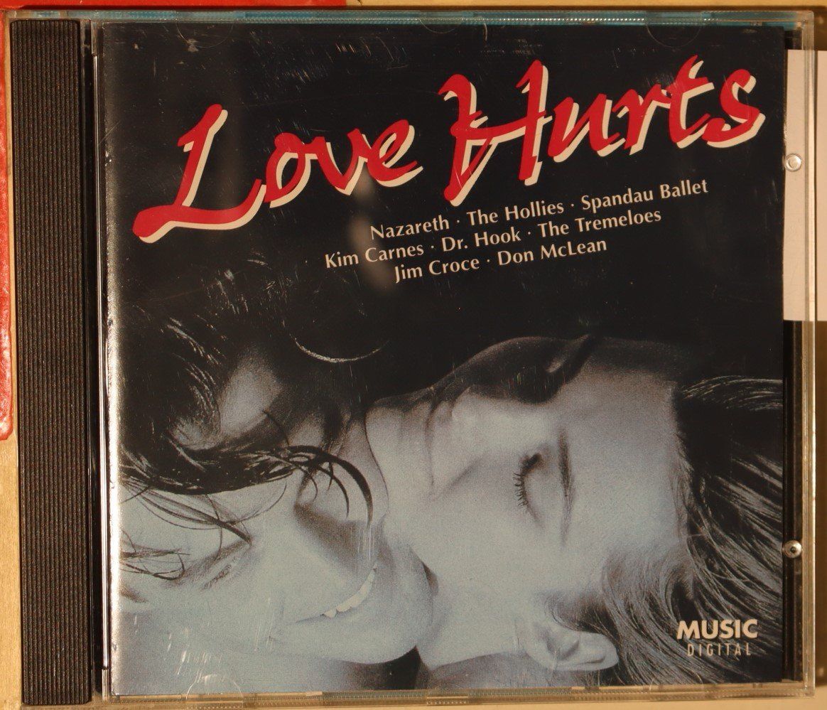 CDs: Love Hurts – D'occasion à Luzern par CONTENTI