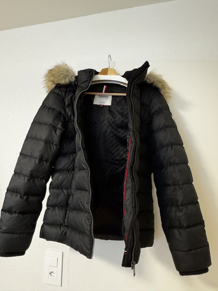 Tommy Hilfiger Jacken: Winterjacke – Gebraucht aus Wetzikon ZH von sophiap