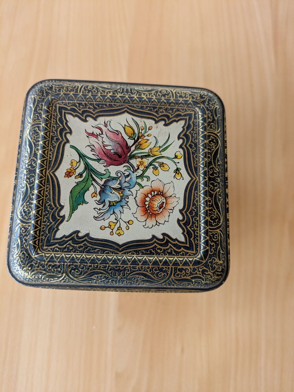 Tutte le decorazioni: Antike Blechdose mit Vogelmuster, Vintage Stil, Top! – Usato da Gossau SG venduto da KaufbeiLisa 3