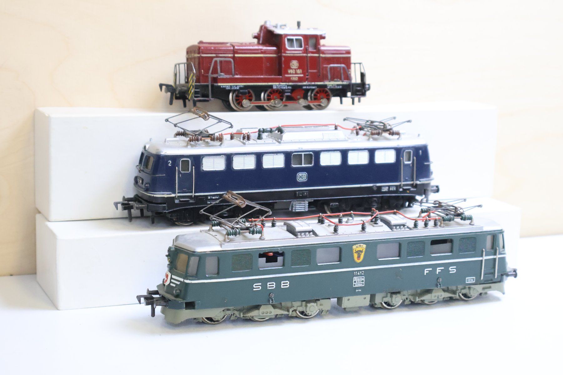 Fleischmann Modelleisenbahnen: Fleischmann 3 x Loks SBB Ae 6/6 & weitere - H0 DC – Gebraucht aus Winterthur von Monstera 5