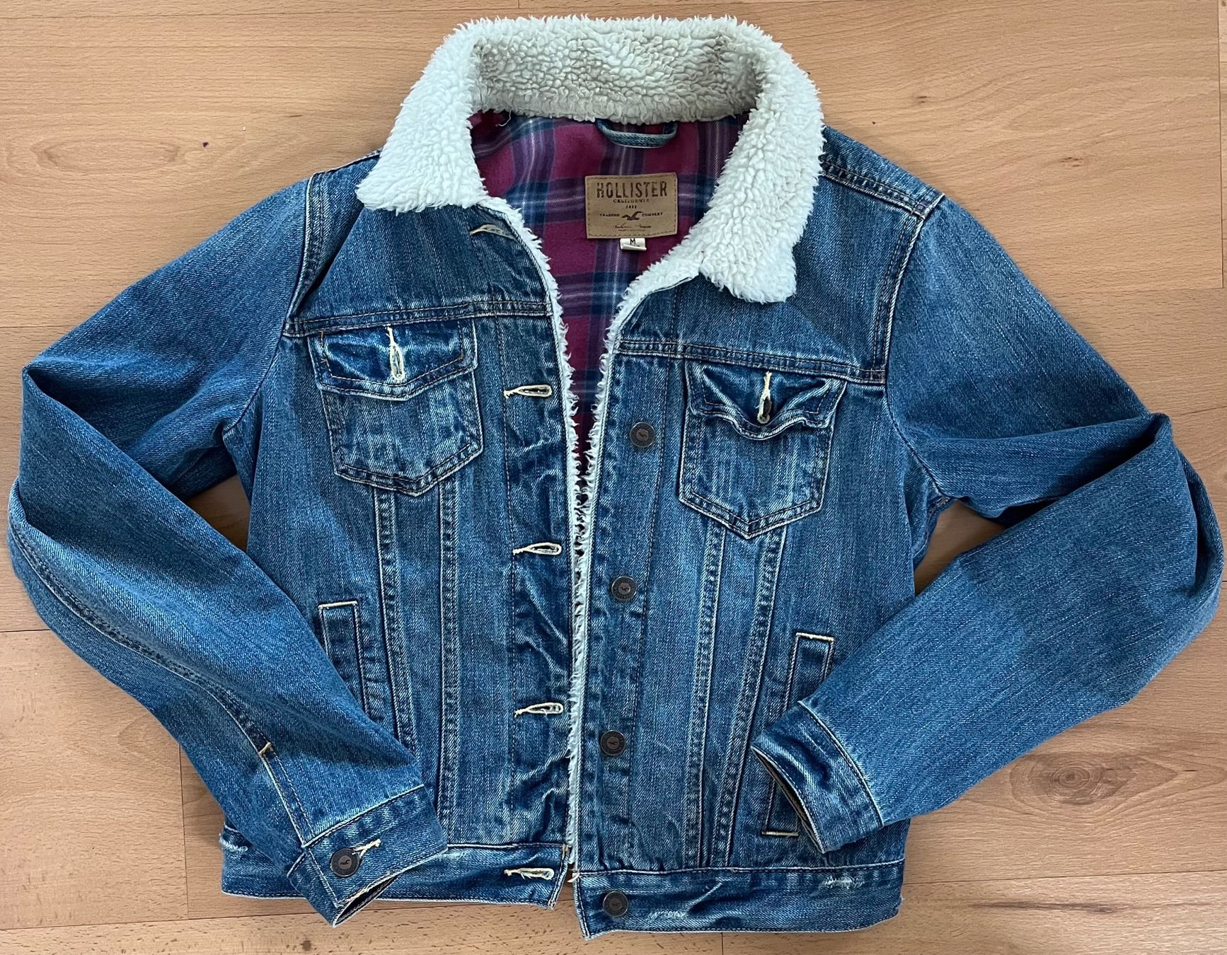 Hollister Jacken: Trucker Jeansjacke Hollister – Gebraucht aus Riet (Neftenbach) von kim_gfw6 1