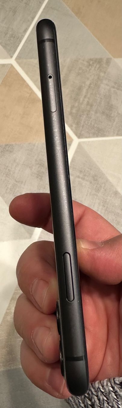 Apple Handys / Smartphones: iPhone 11 128GB schwarz – Gebraucht aus Dübendorf von  6