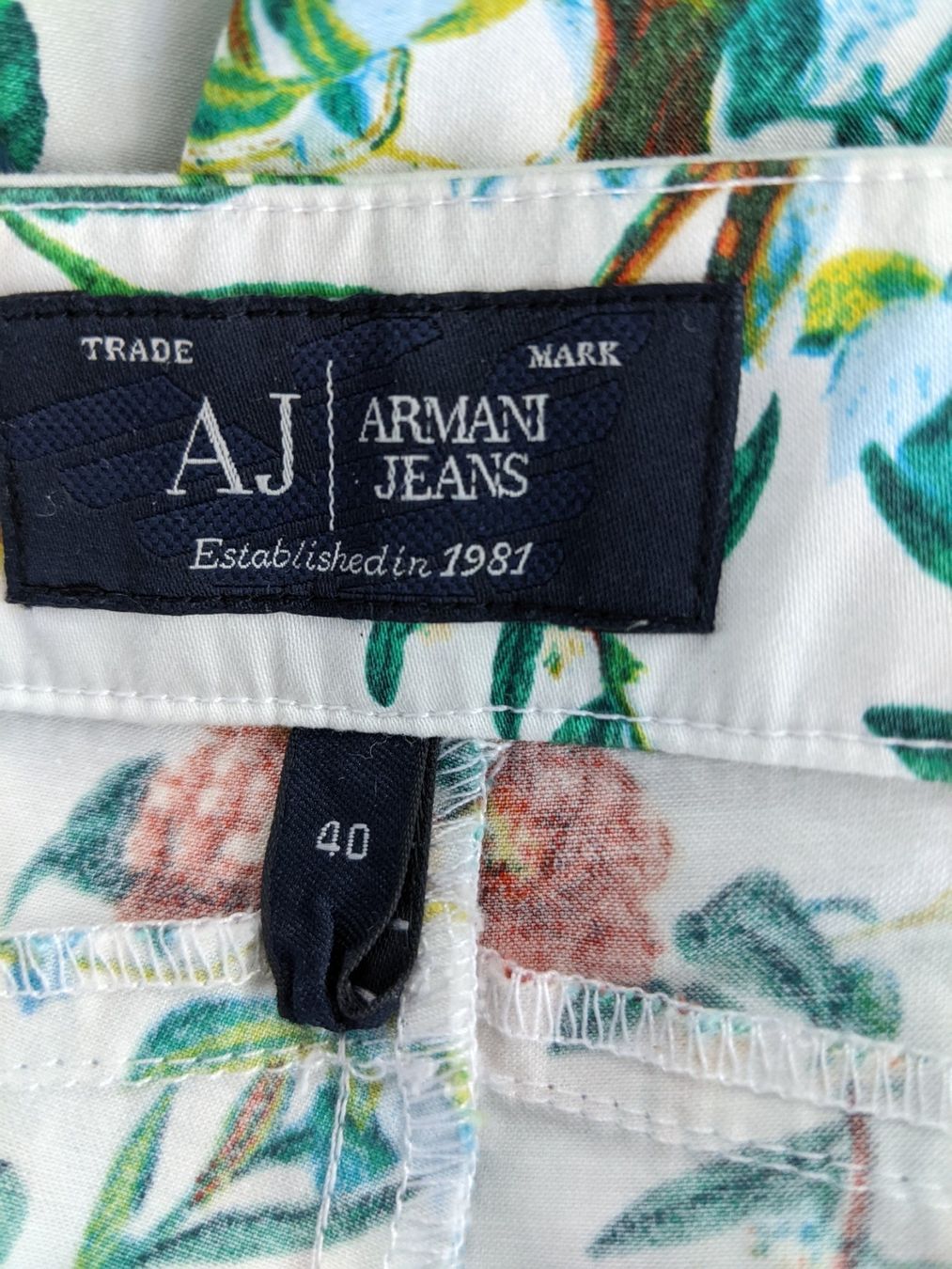 Armani Pantaloni: Armani Sommerhose GR 40 – Nuovo e nell'imballaggio originale da Langnau am Albis venduto da Judithsebi 2