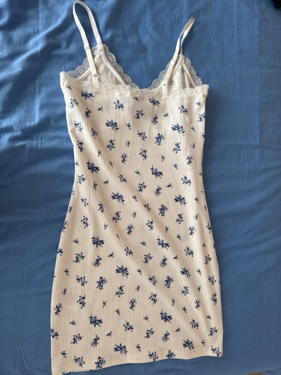 H&M Robes: Robe H&M  – Neuf (Voir description) à Reconvilier par cat_7vnz 1