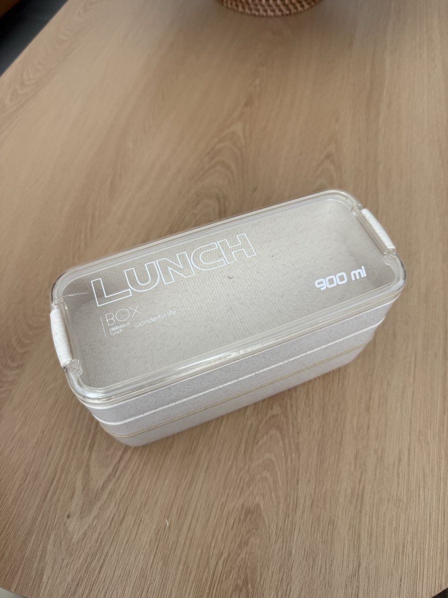 Recipients et similaires: Lunchbox 900 ml Beige mit Besteck – D'occasion à Gebenstorf par sdent