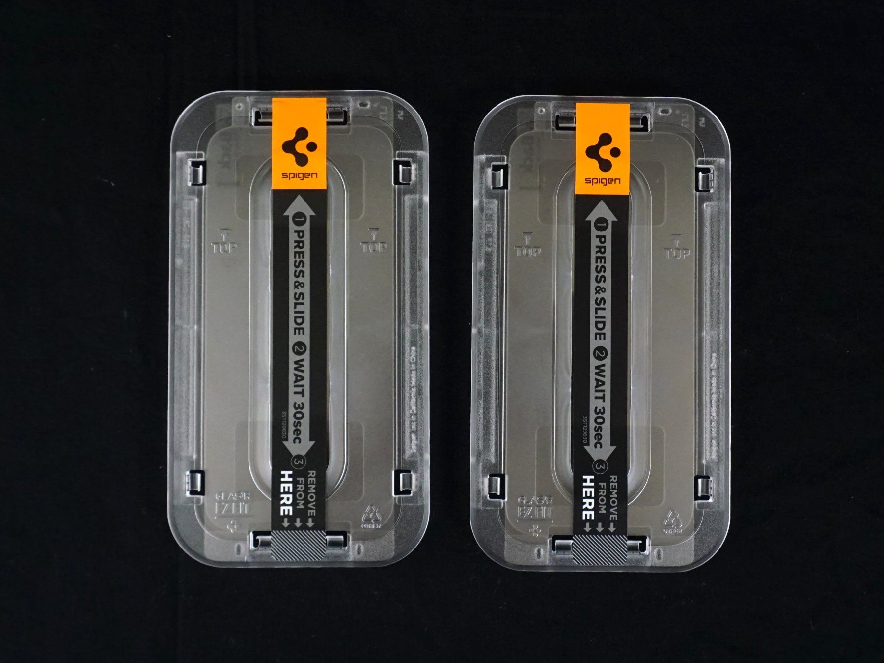 Apple Cover & Protezioni schermo: Spigen Displayschutz IPhone 15 Pro – Usato da Pratteln venduto da Restwert_Pratteln 5