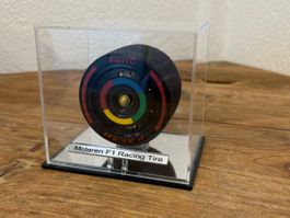 McLaren Pirelli Formel 1 Reifen inkl. Display