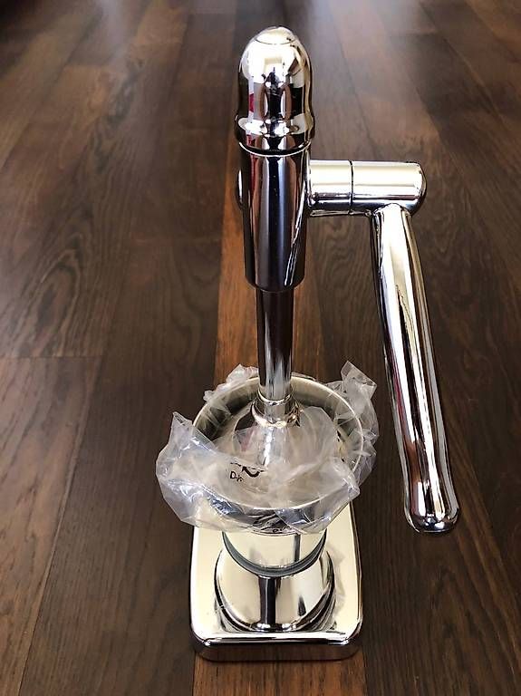 Elettrodomestici da cucina: VinArt Juicer  chromé – Usato da Montreux venduto da Gilles.Charlet