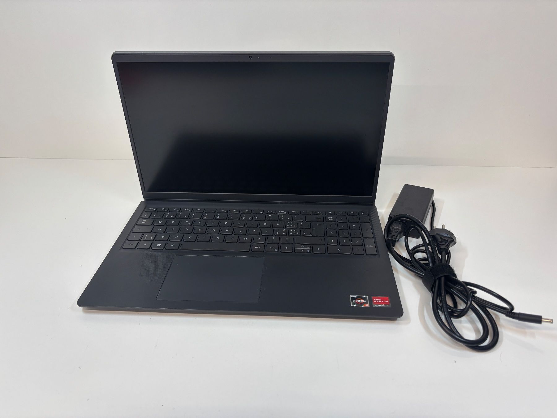 Dell Notebook: Notebook 15.6" Dell Vostro 15, AMD Ryzen 3, DEFEKT – Difettoso da Lachen SZ venduto da alcom-electronics