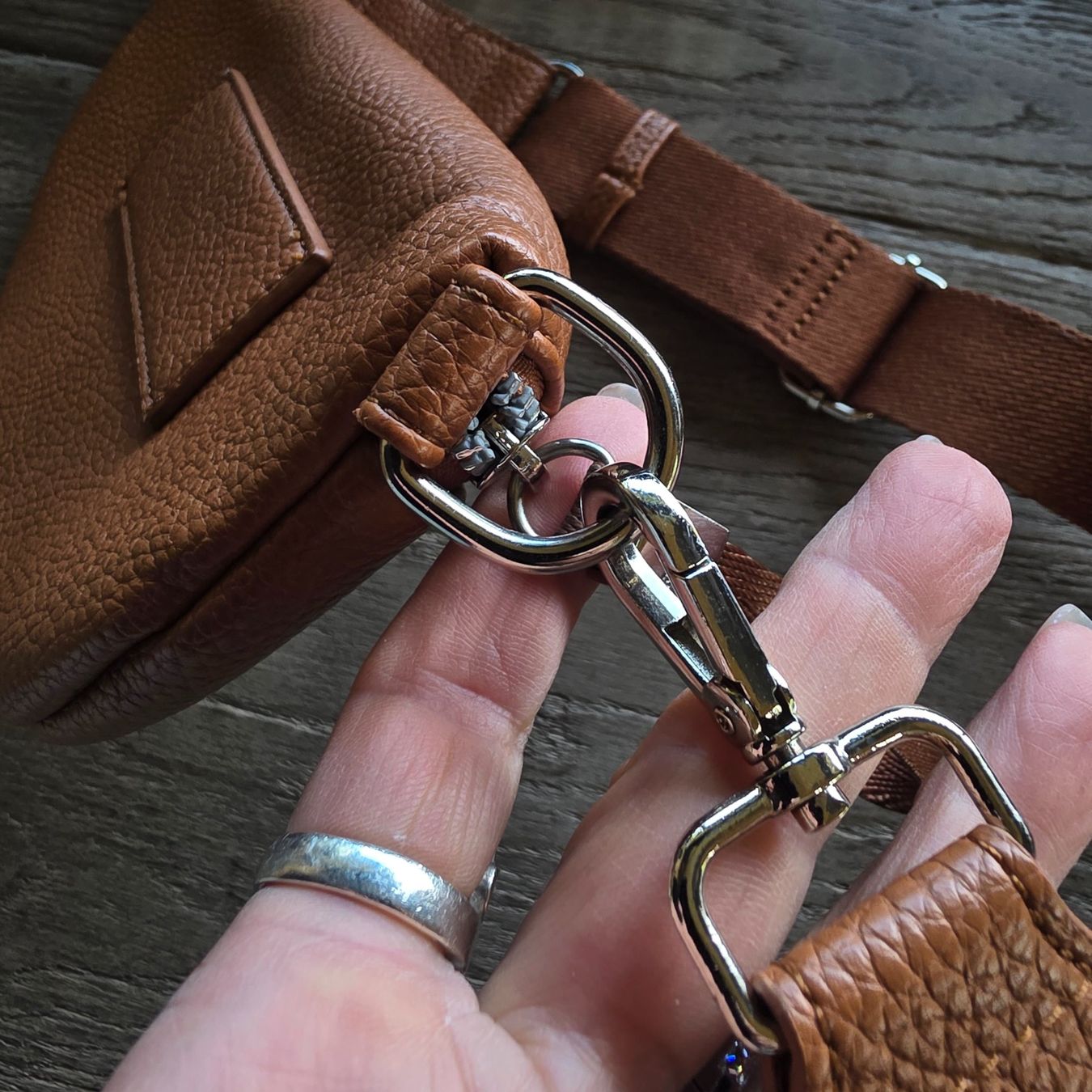 Borse da donna: 🐸 CARPISA BAUCHTASCHE ODER SLING BAG UMHÄNGETASCHE – Nuovo (secondo la descrizione) da Môtier (Vully) venduto da Frogs 4