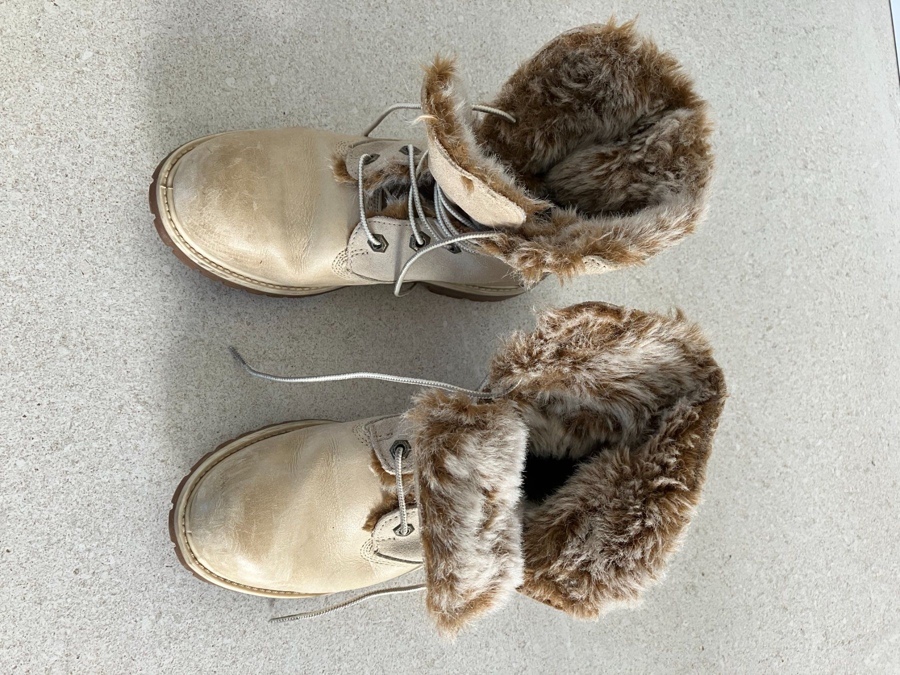 Timberland Scarpe da donna: Timberland EU37.5 (US 6.5) beige – Usato da La Ferrière venduto da dim_722t