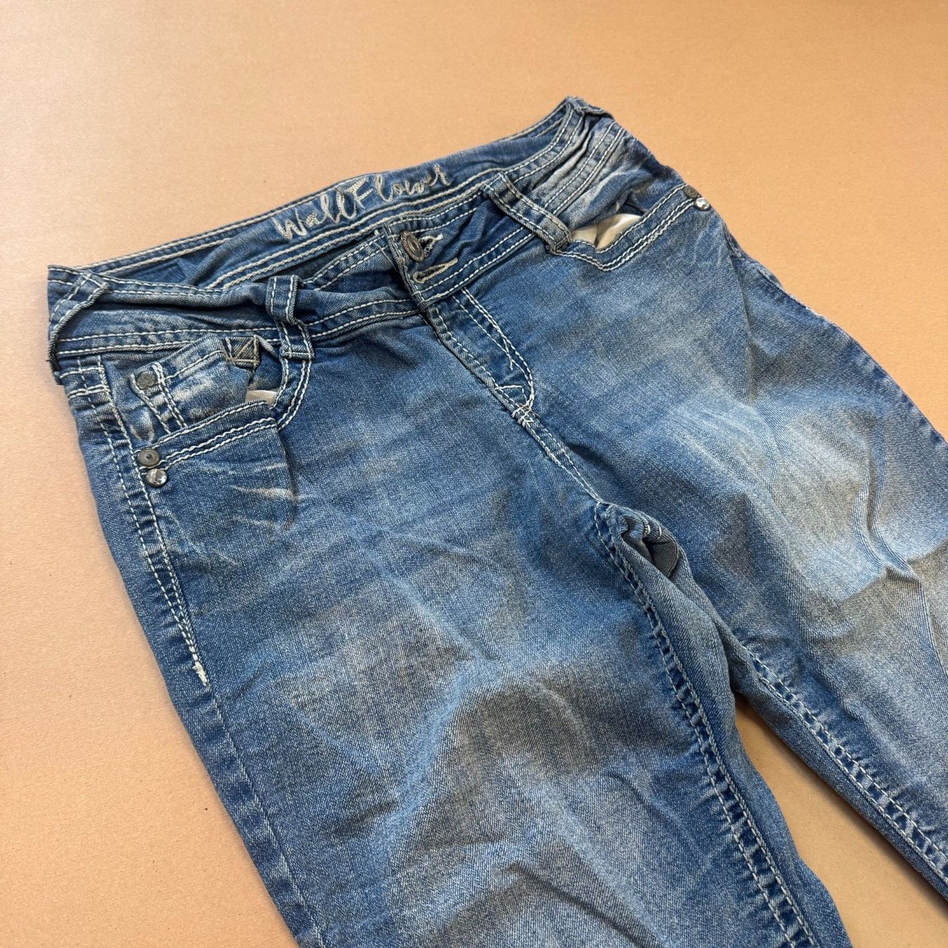 Jeans: Wallflower Y2K bootcut denim jeans – Usato da St. Gallen venduto da sourced_limited 4