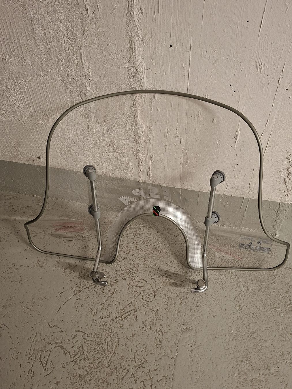 Vespa Parti ricambio per ciclomotori: Windschutzscheibe / Windschild Vespa GTS 250 inkl. Halterung – Usato da Goldach venduto da JLo13