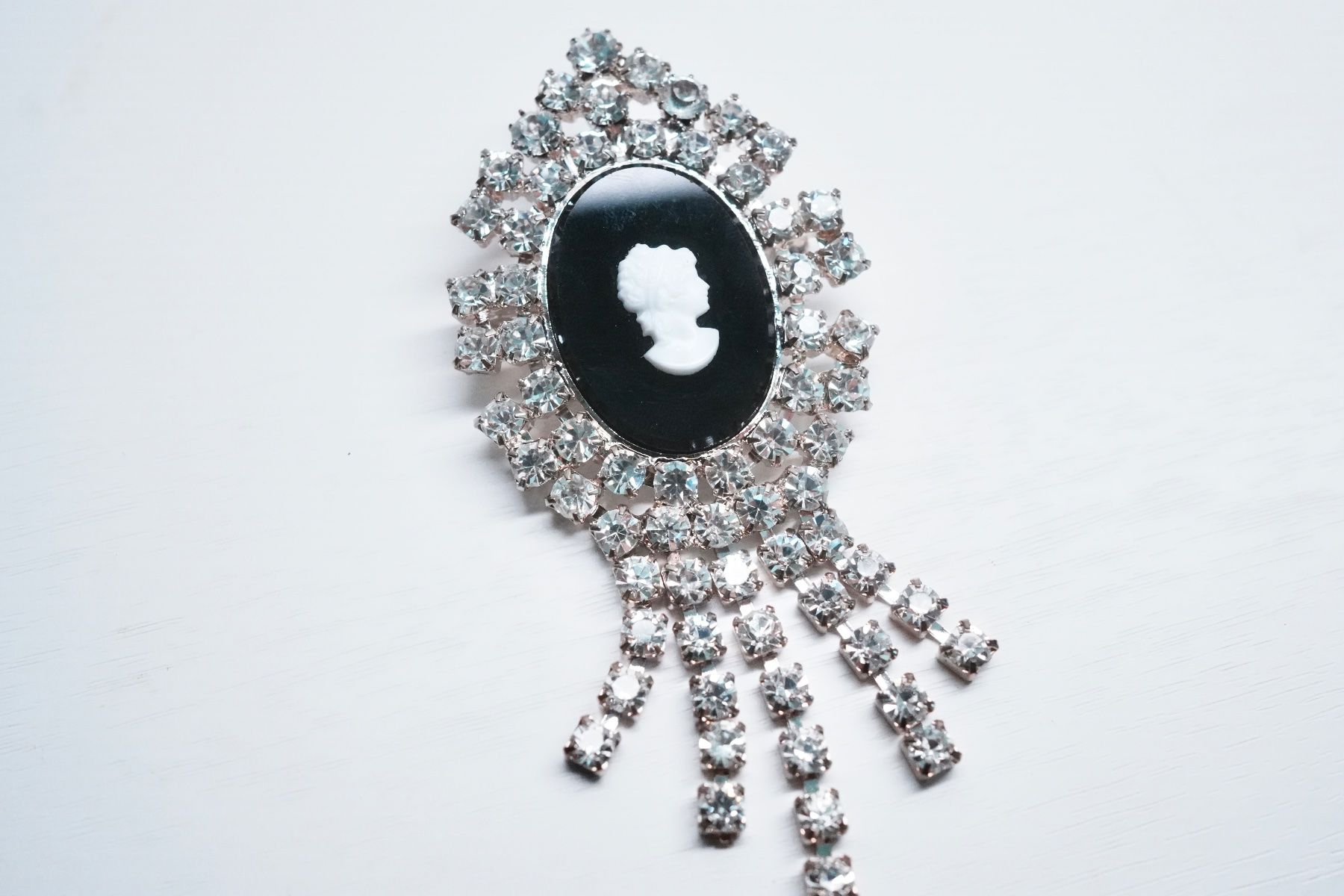 Gablonzer Spille & Fermagli: Vintage Brosche Gablonz Kamee Dame Strass – Usato da Volketswil venduto da HeredisAntiques 3