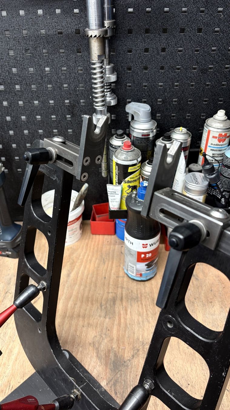 Tous les outils: Zentrierständer – D'occasion à Zürich par Velo-Elsener